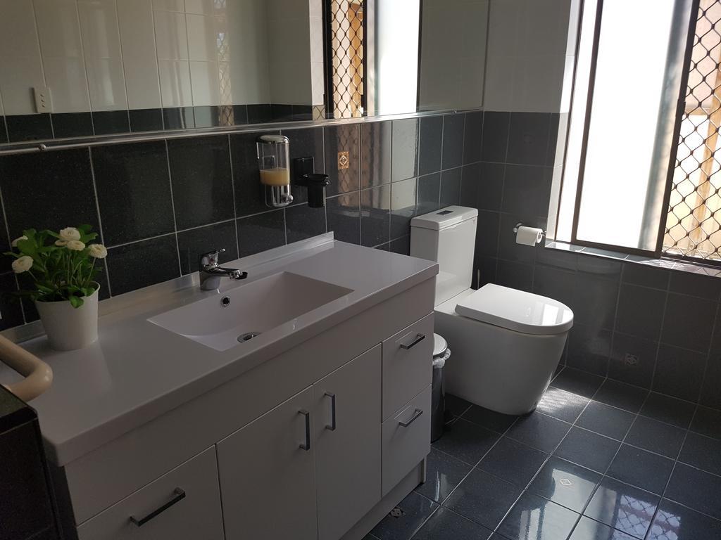 Ocean Reef Homestay เพิร์ท ภายนอก รูปภาพ