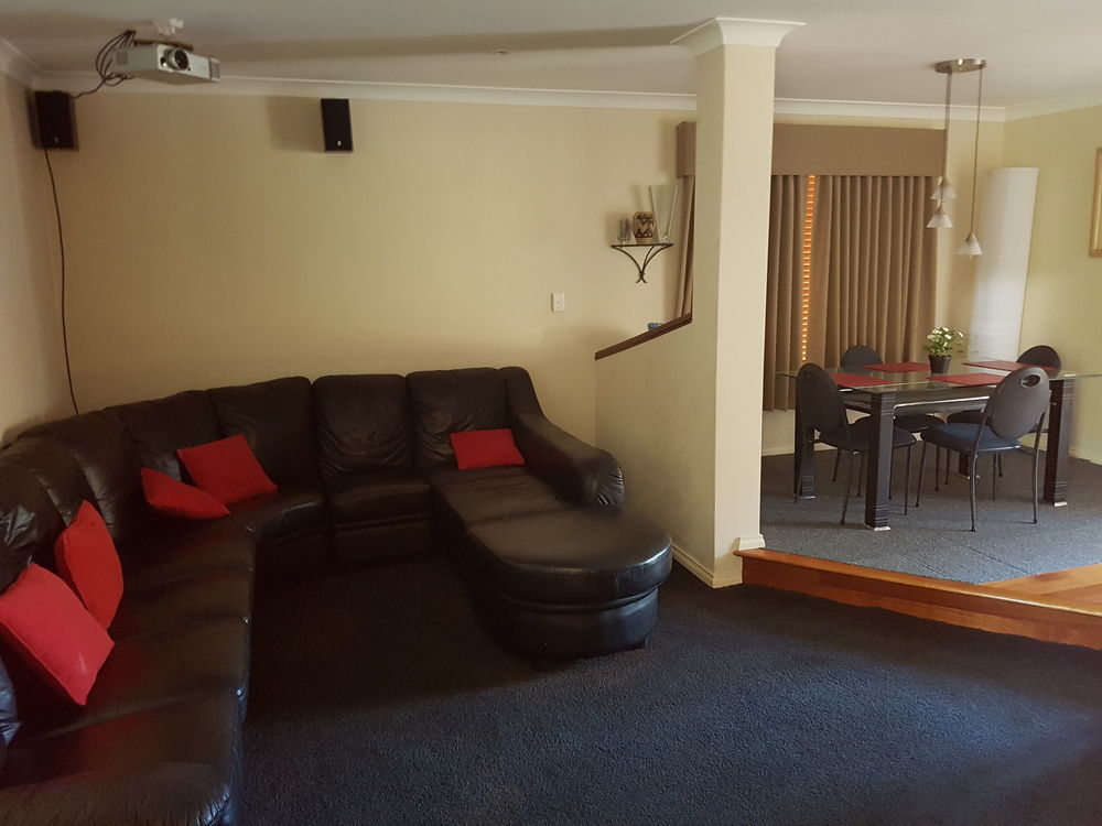 Ocean Reef Homestay เพิร์ท ภายนอก รูปภาพ